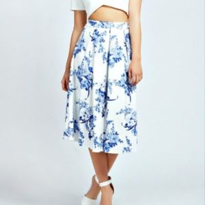 SOLD IRL Boohoo Blue Floral Porcelain Skirt